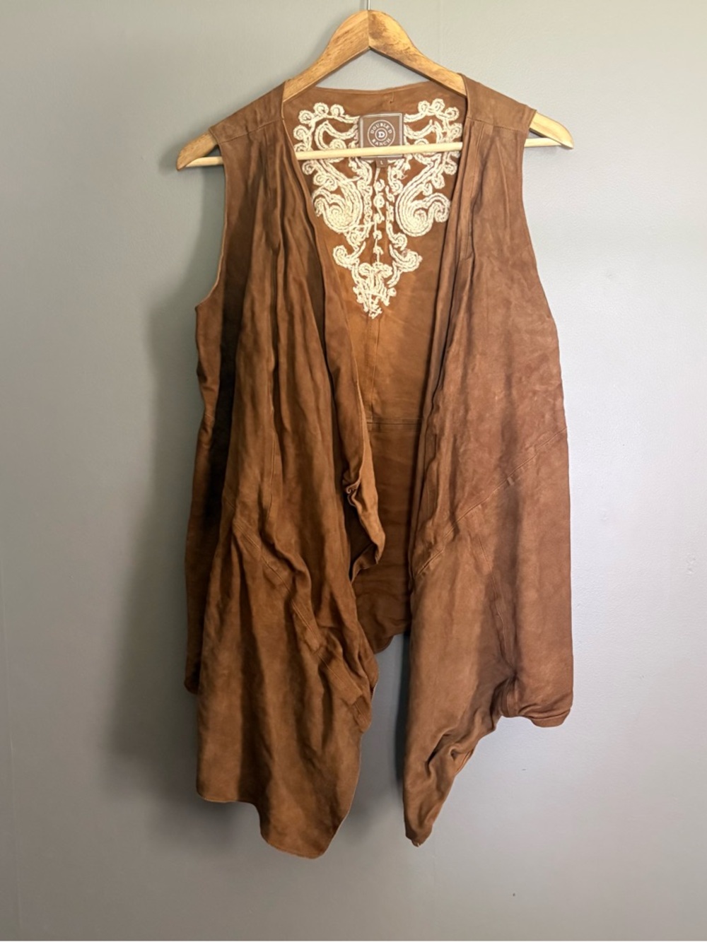Double D Ranch Embroidered Basque Shepherd Brown Suede Open Vest Size Large
